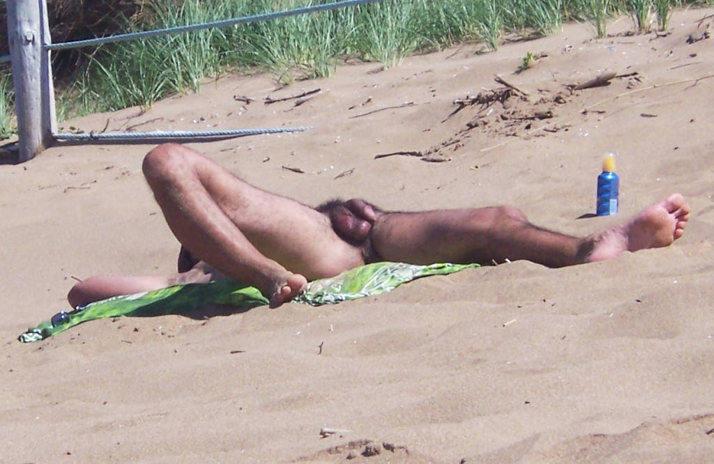 Naked Men Sunbathing porn fyretv