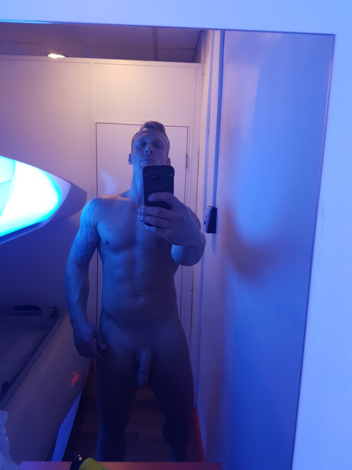 chris widmann recommends tanning bed nudes pic