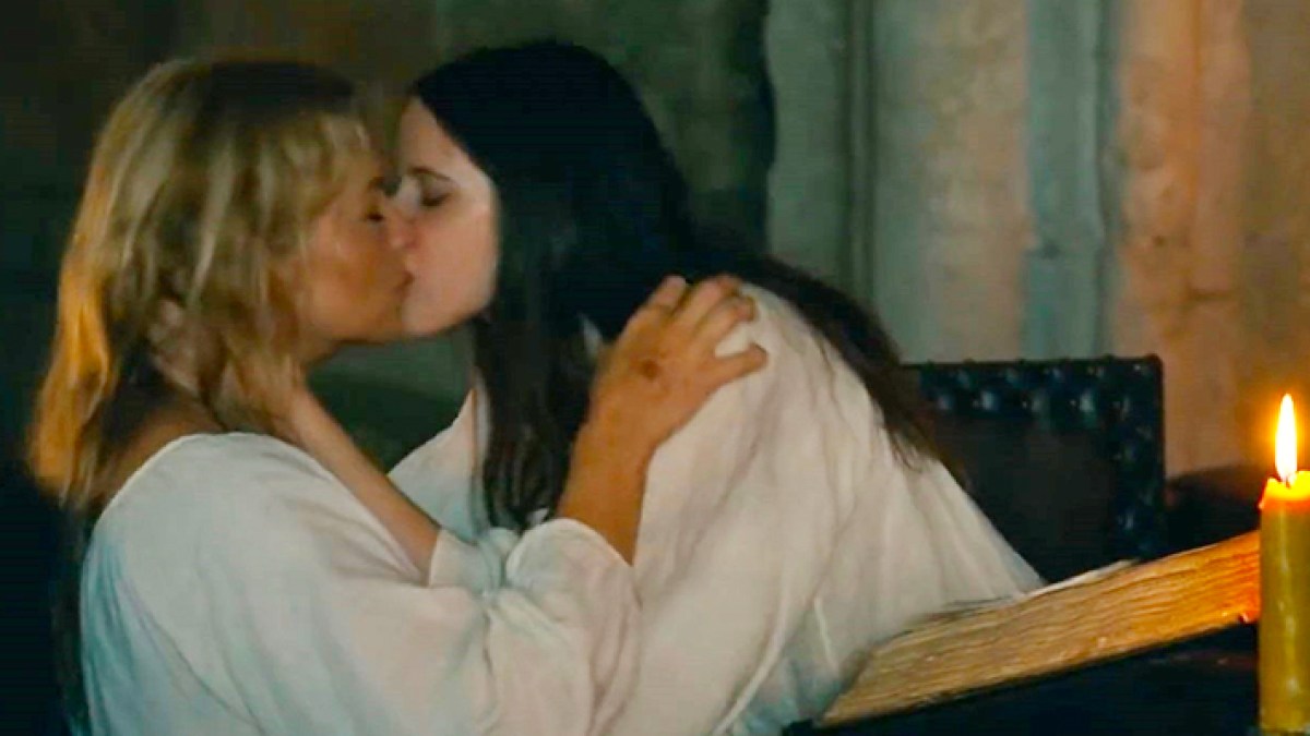 ashten squier recommends lesbian kissing grinding pic