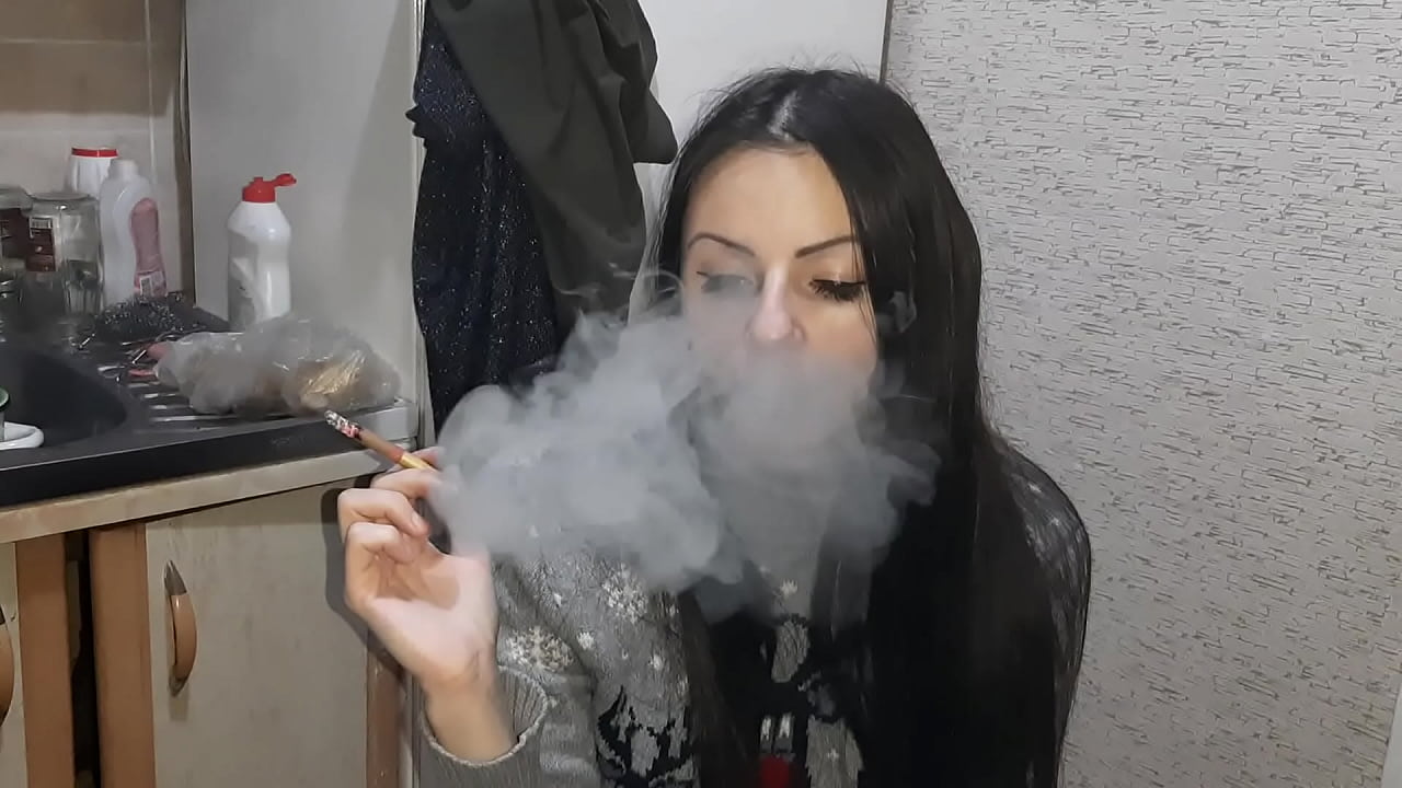 adnan adm recommends Lesbians Smoking Fetish