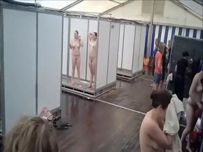 amile ellivmraf recommends Nude Public Shower