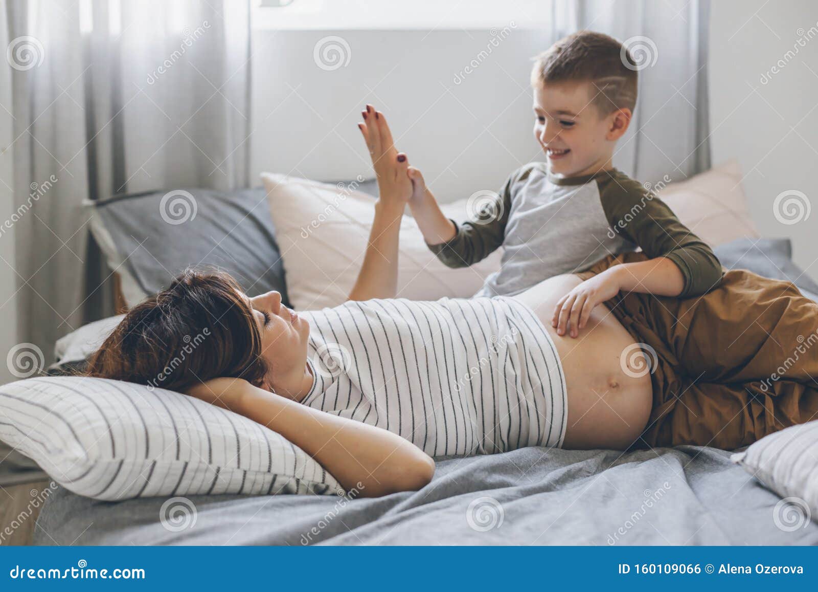 benjamin matthews recommends mom and son share the bed pic