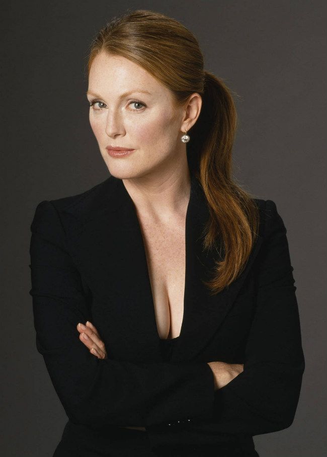 julianne moore boobs