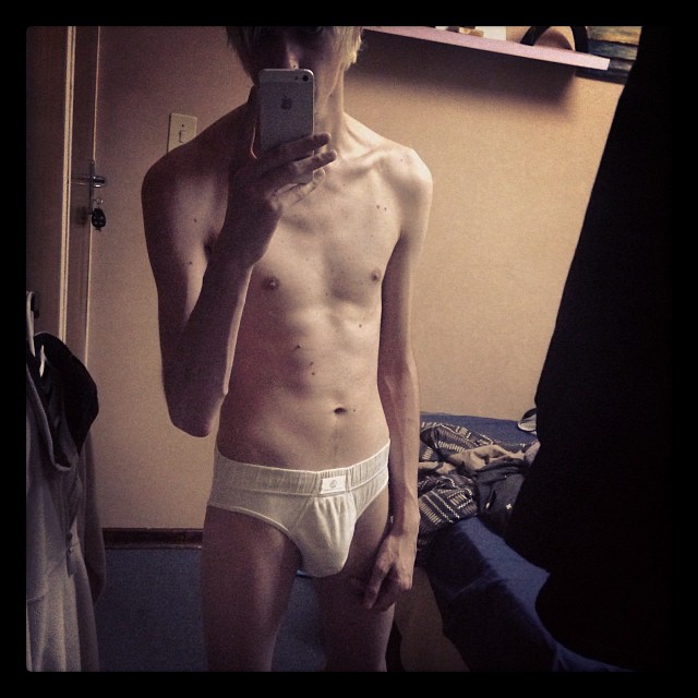 alex macalinao add twinks skinny photo