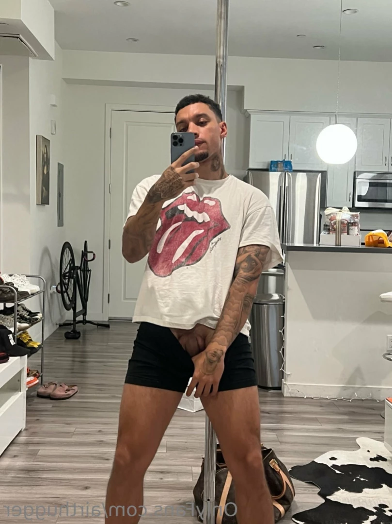 chris casad share airthugger onlyfans photos