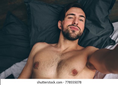 brian donelan recommends Naked Selfie In Bed