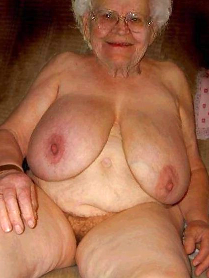 Very Old Naked Women erster blowjob