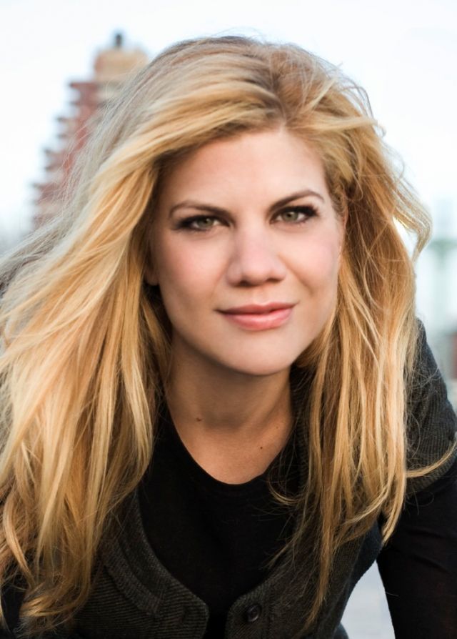 chatchanok potisuwan add kristen johnston nude photo