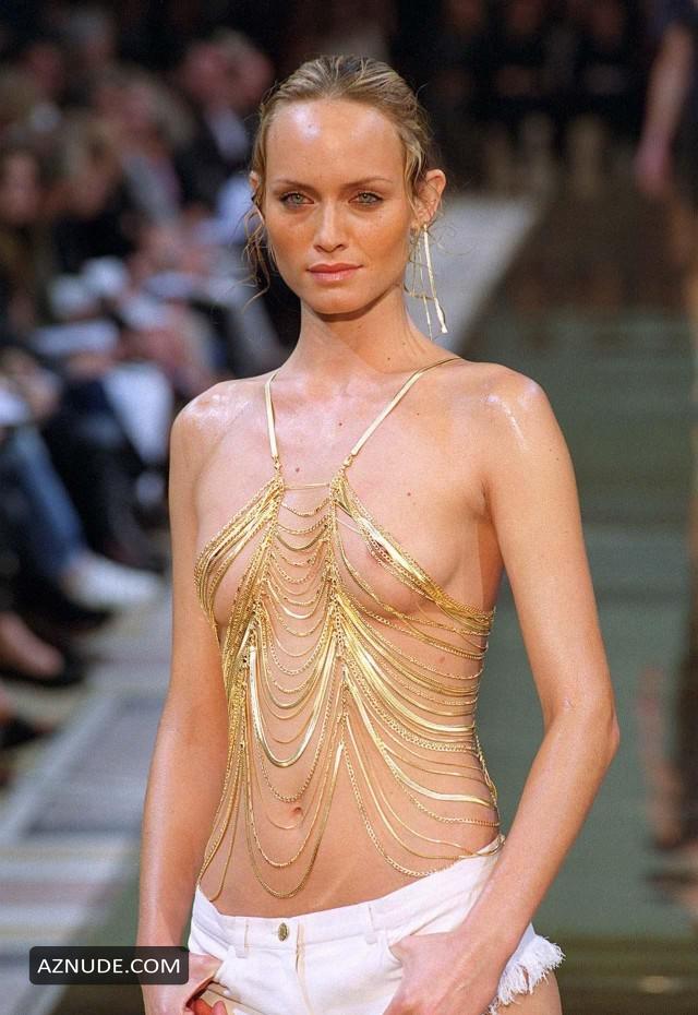 cindy mcgomery recommends Amber Valletta Nude