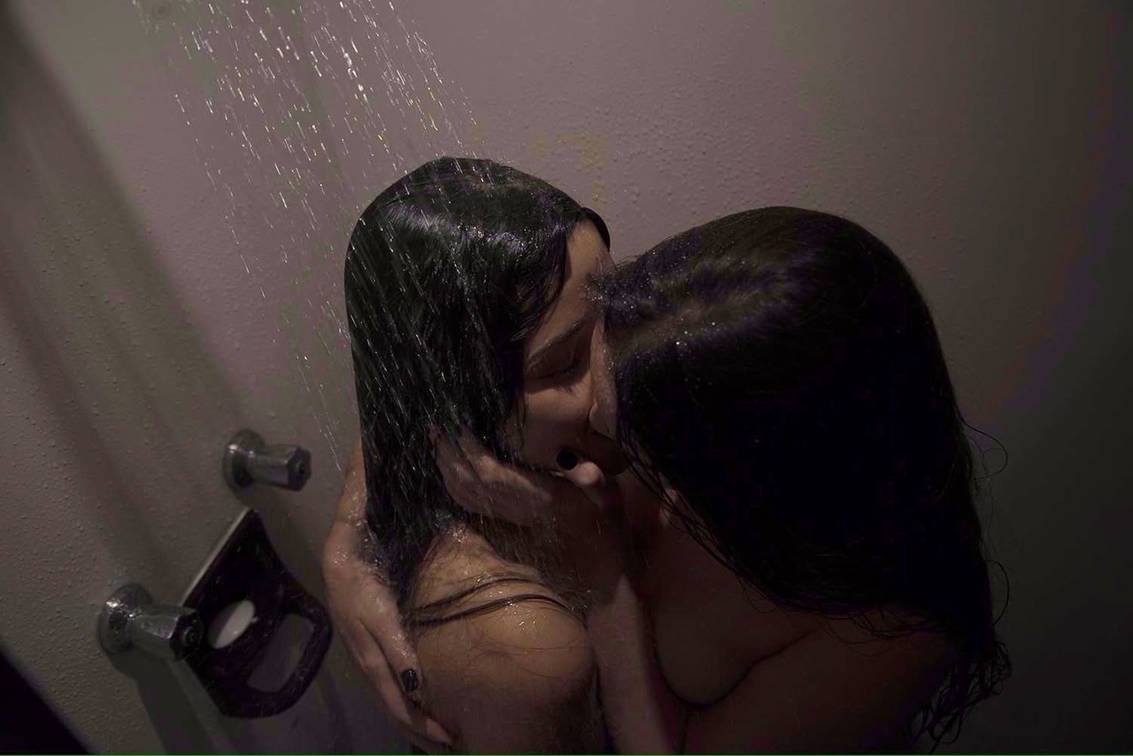 agus syarif hidayat recommends Lesbians Making Out In Shower