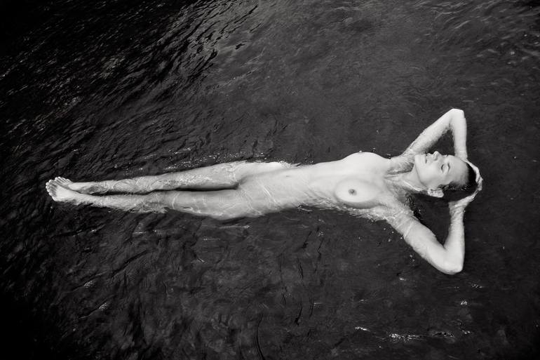 catoria waller add photo nude on water