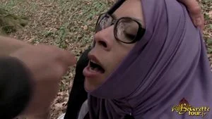 Hijabi Anal bay massage