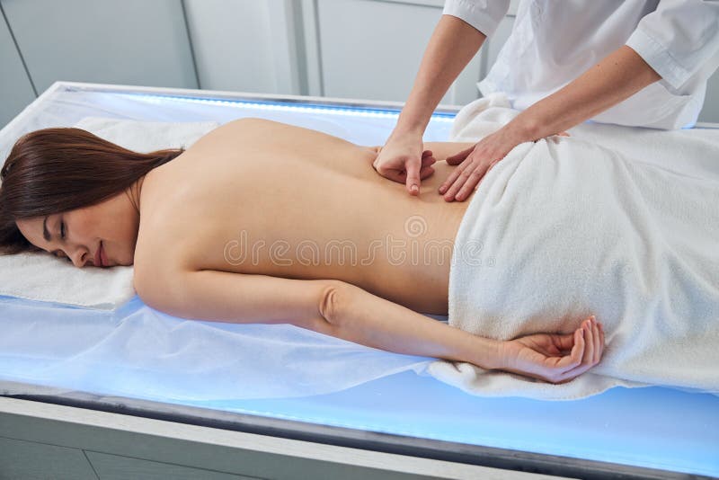 nacket massage