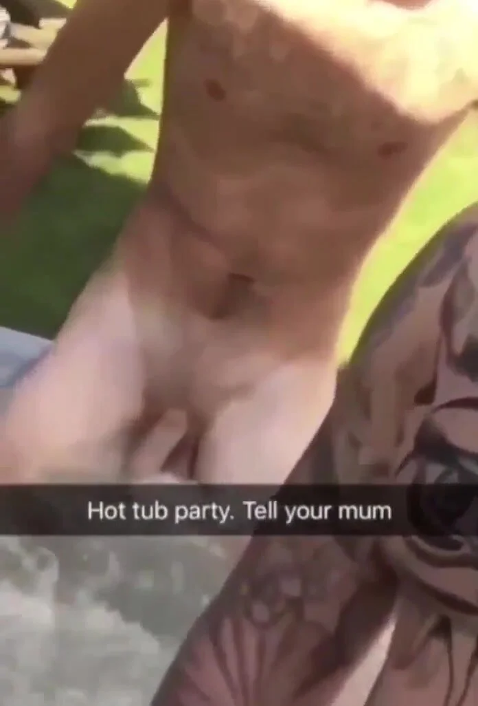 claire southward recommends Naked Gay Snapchat