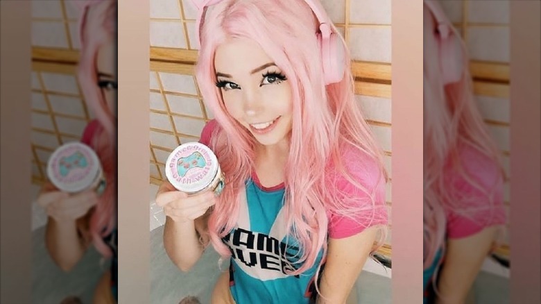 Belle Delphine Spread porno lesbiane