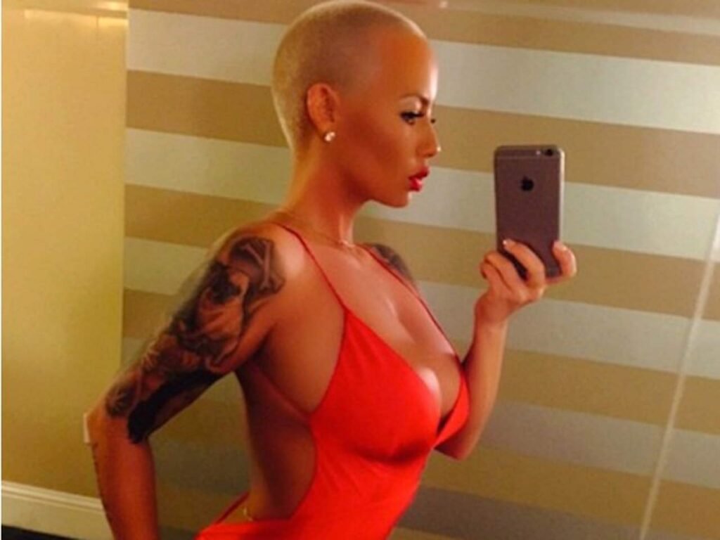 Amber Rose Onlyfans Leak sleeping daughter