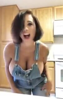 alice goodman recommends big tits dancing pic