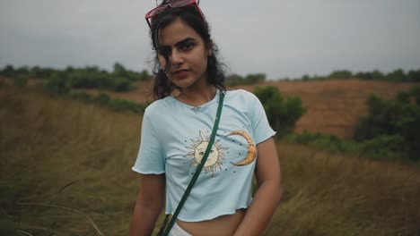 amber makhani add photo braless videos