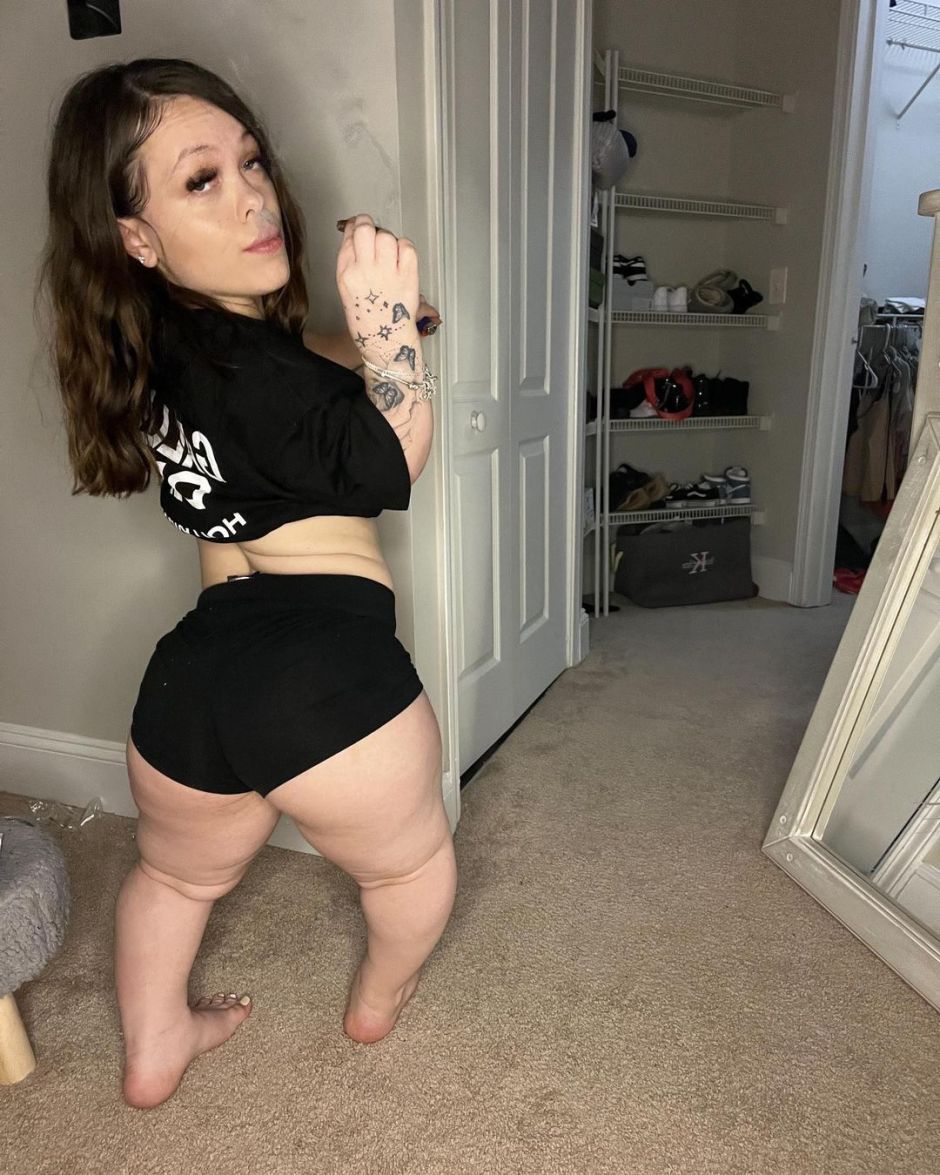 Kelsey Midget Porn alone time