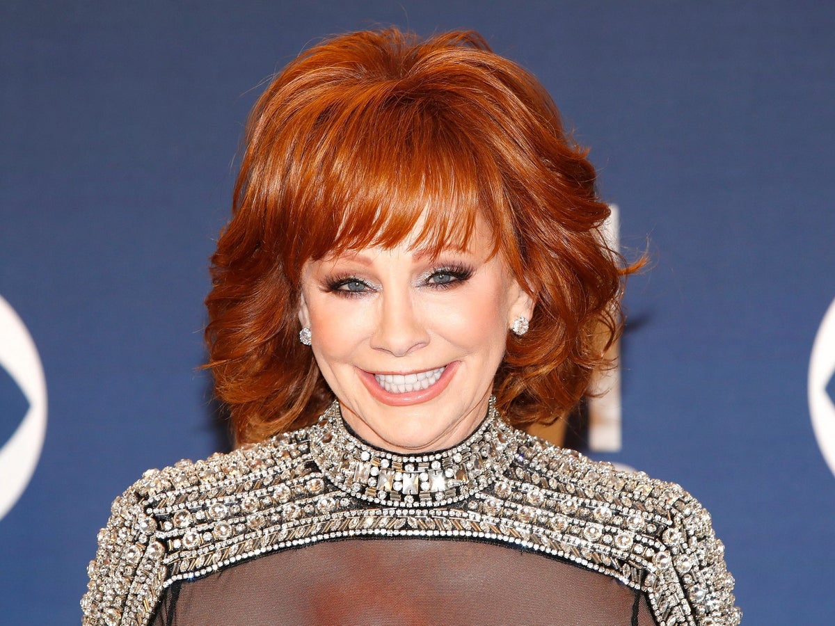 derek dicks recommends reba mcentirenude pic