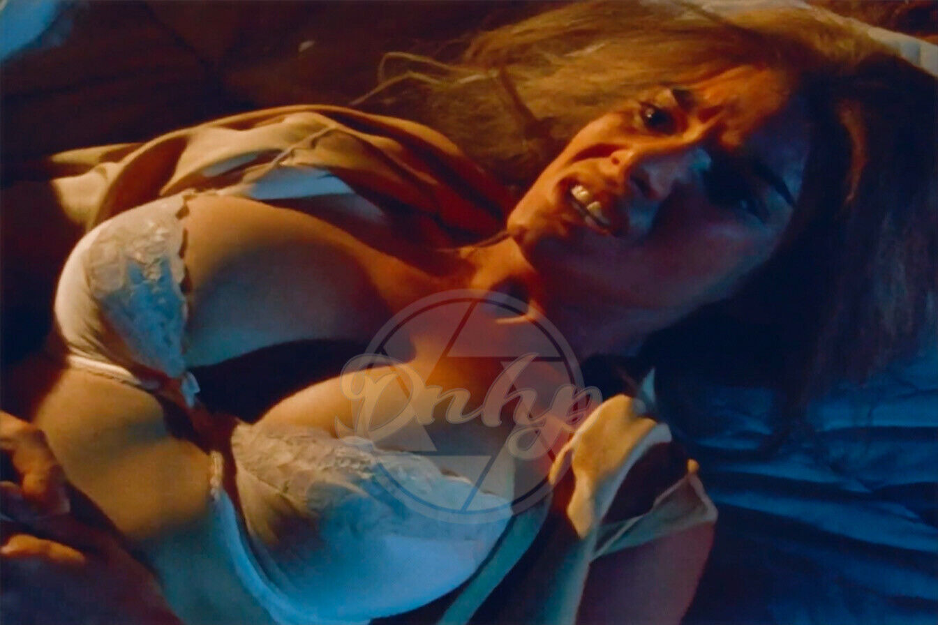 Laura San Giacomo Hot top porno