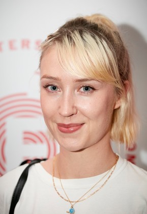 bekkah carter add lily loveles photo