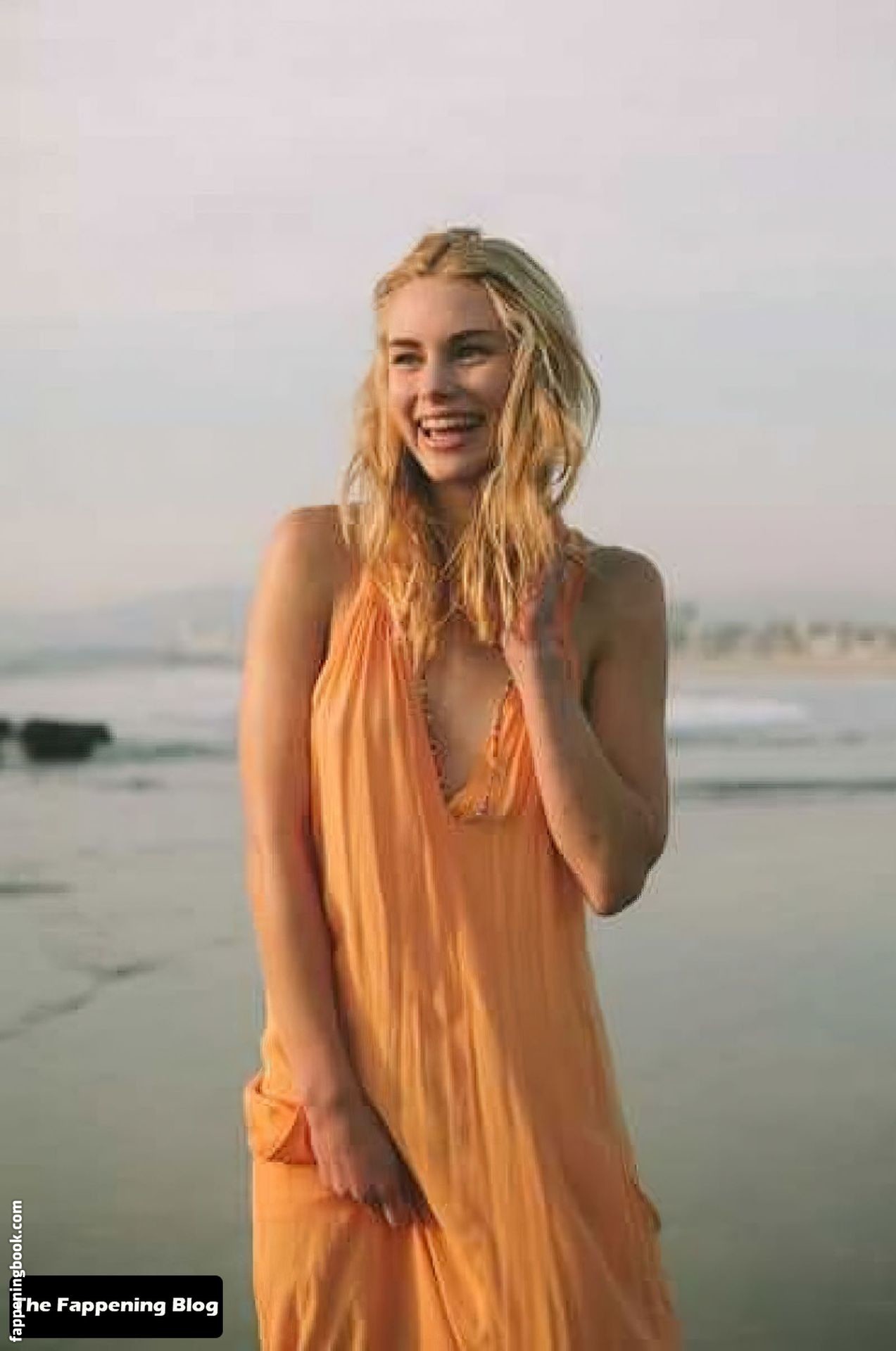 lucy fry nude