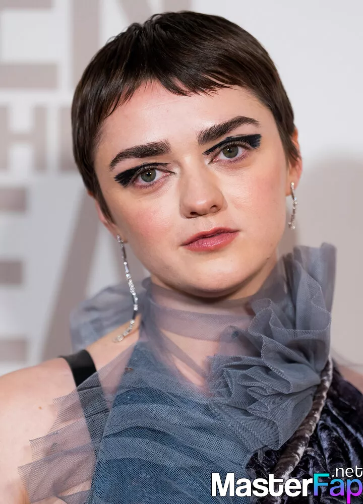 annie amin recommends maisie williams leak nude pic