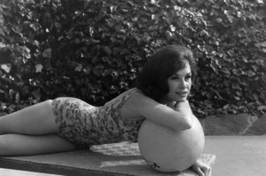 almen pun recommends Mary Tyler Moore In A Bikini