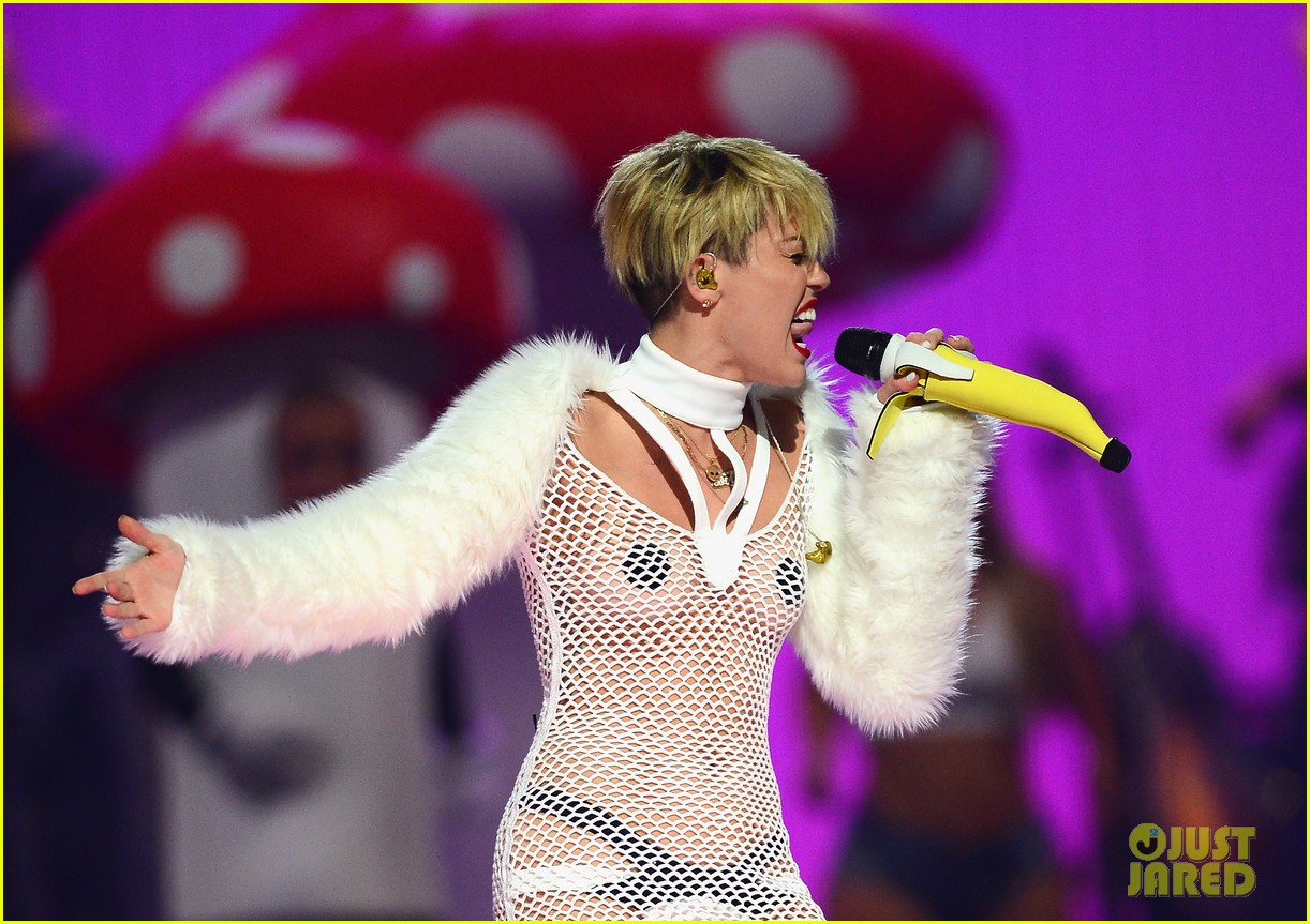 cathy fairhurst recommends miley cyrus nude on stage pic