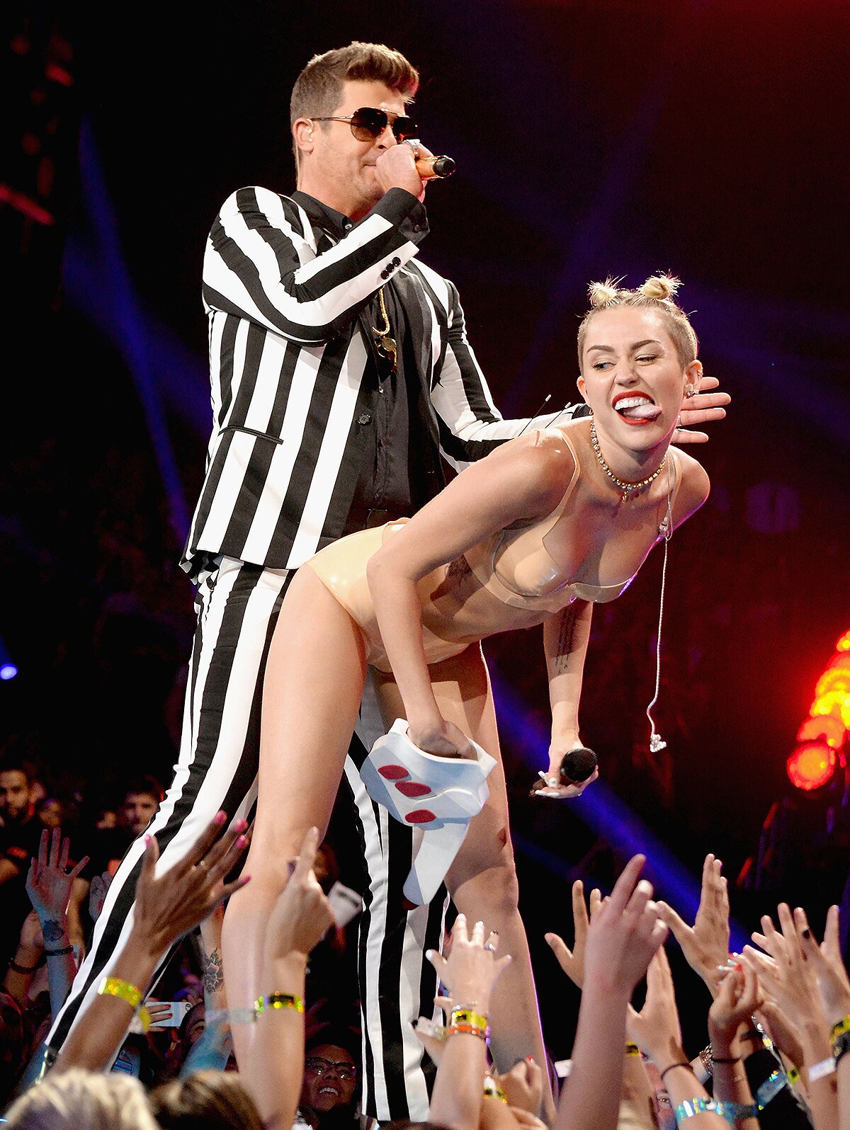 brittnee snow recommends miley cyrus performing nude pic