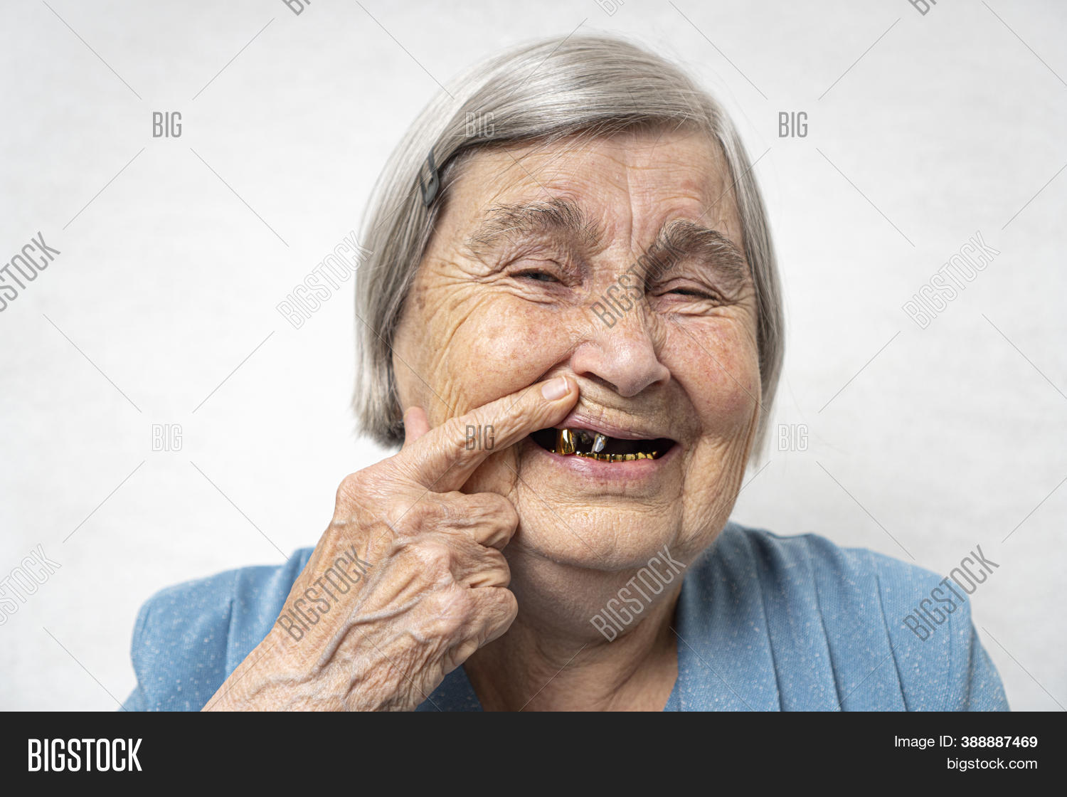 buland khan add photo no teeth old lady